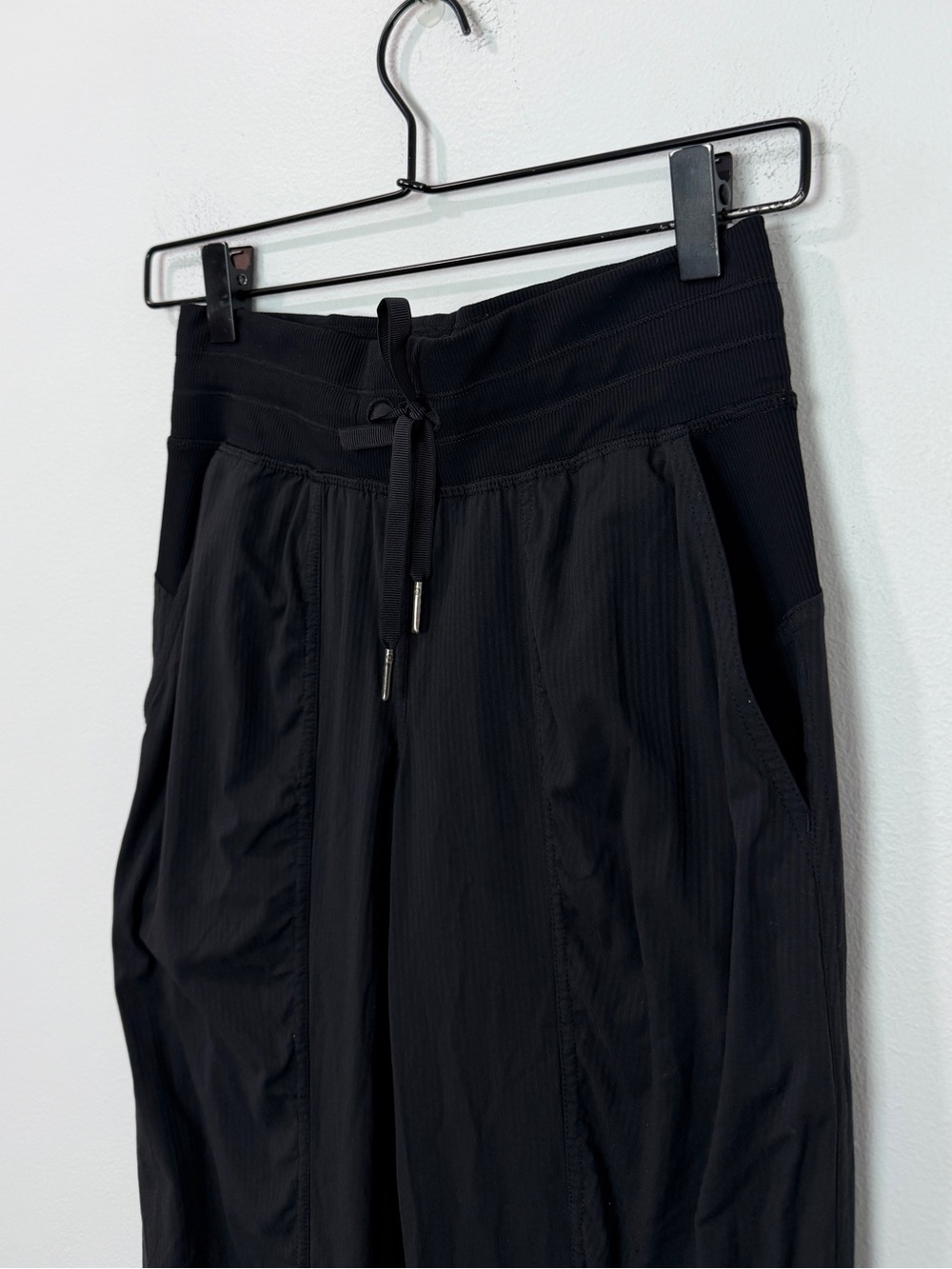 Lululemon Dance Studio Mid-Rise Jogger
Full Length Black Size 2 - Picture 4 of 6